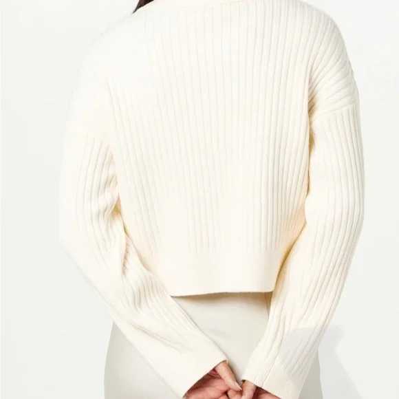 Elegant V-Neck Cream Sweater - Picture 2 of 2